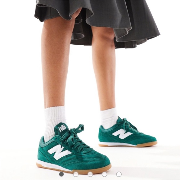 New Balance RC42 gum sole sneakers in green and white - Picture 4 of 11